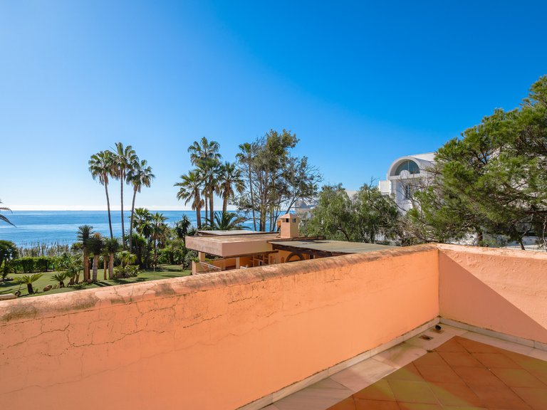 Villa for Sale in Estepona East, Estepona, Malaga 24