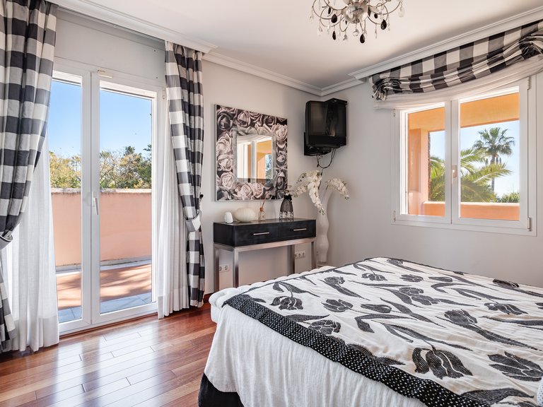 Villa for Sale in Estepona East, Estepona, Malaga 36