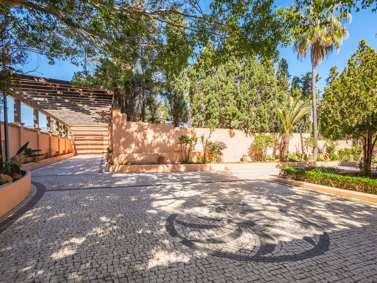 Villa for Sale in Estepona East, Estepona, Malaga 60