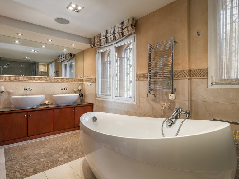 Villa for Sale in Estepona East, Estepona, Malaga 20