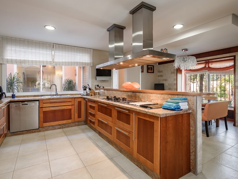 Villa for Sale in Estepona East, Estepona, Malaga 50