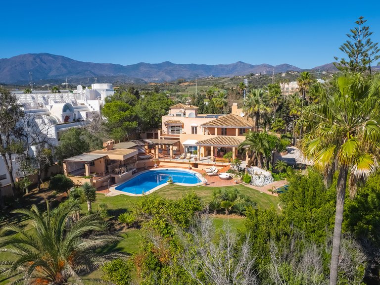 Villa for Sale in Estepona East, Estepona, Malaga 12