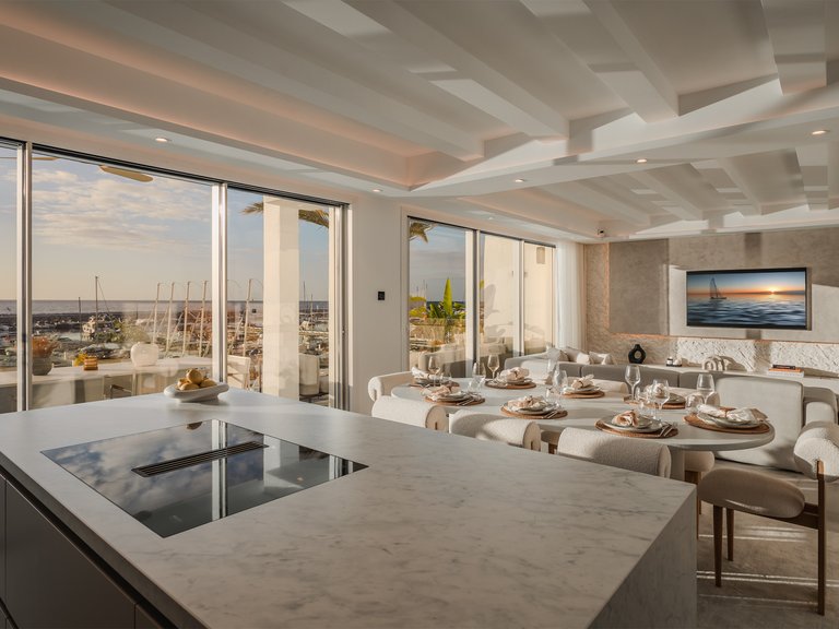 Penthouse for Sale in Marbella, Malaga 1