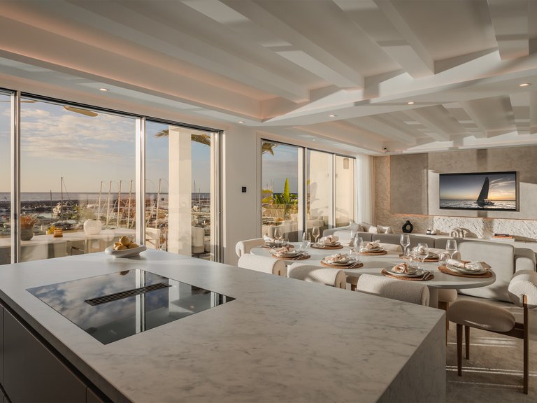 Penthouse for Sale in Marbella, Malaga 19