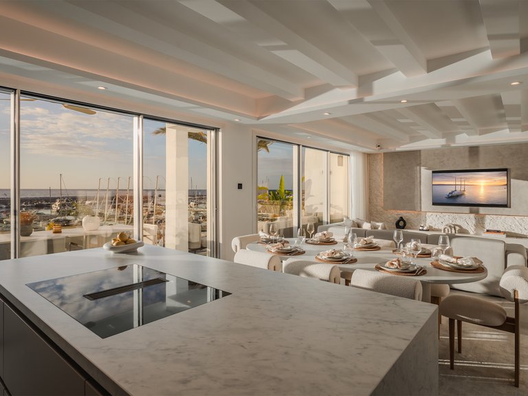 Penthouse for Sale in Marbella, Malaga 17