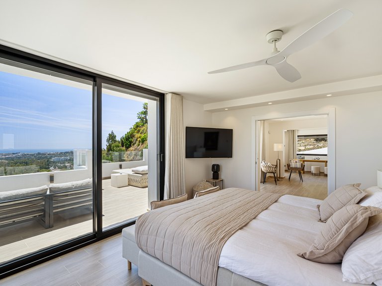 Villa for Sale in Nueva Andalucia, Marbella, Malaga 37