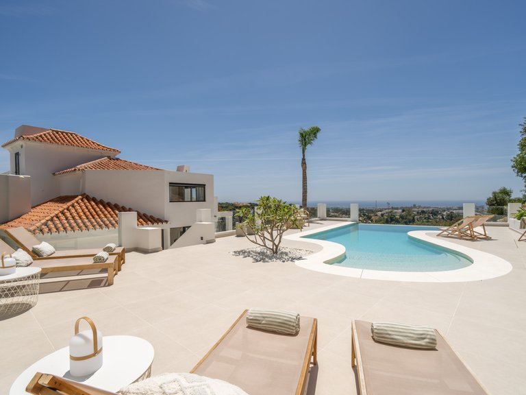Villa for Sale in Nueva Andalucia, Marbella, Malaga 19
