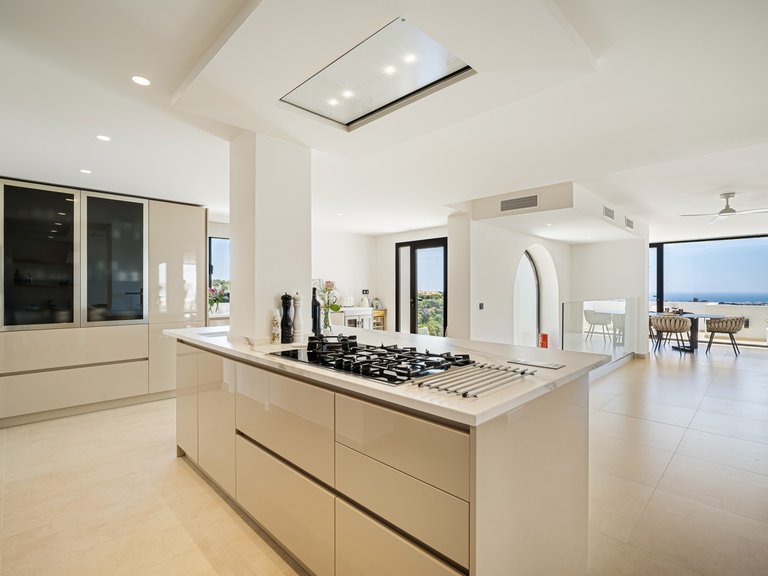 Villa for Sale in Nueva Andalucia, Marbella, Malaga 42