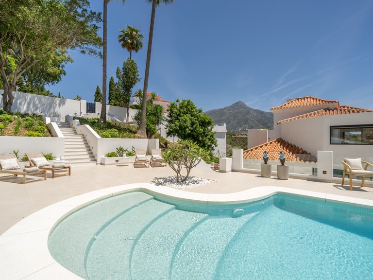 Villa for Sale in Nueva Andalucia, Marbella, Malaga 20