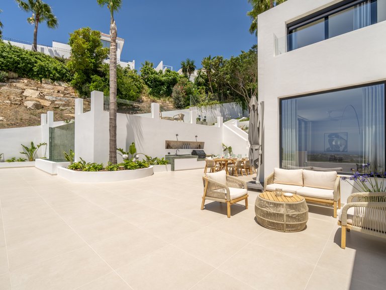 Villa for Sale in Nueva Andalucia, Marbella, Malaga 23