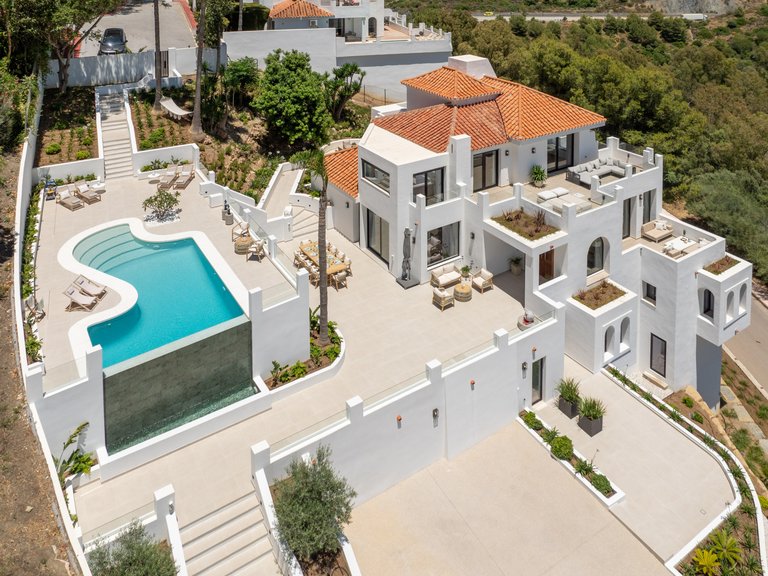 Villa for Sale in Nueva Andalucia, Marbella, Malaga 8