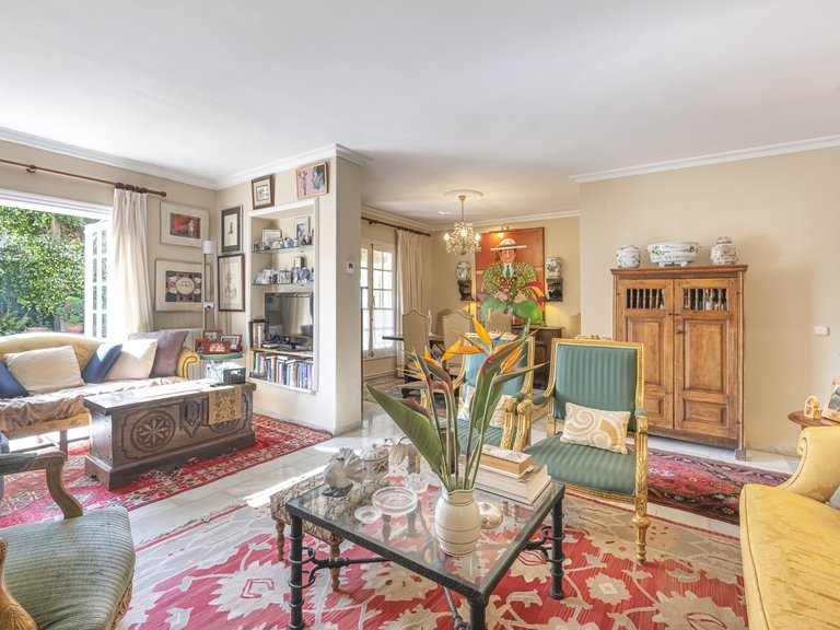 Villa for Sale in Marbella Golden Mile, Marbella, Malaga 9