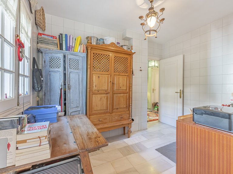 Villa for Sale in Marbella Golden Mile, Marbella, Malaga 12