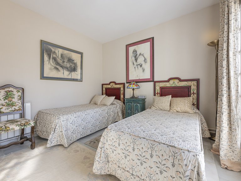Villa for Sale in Marbella Golden Mile, Marbella, Malaga 26