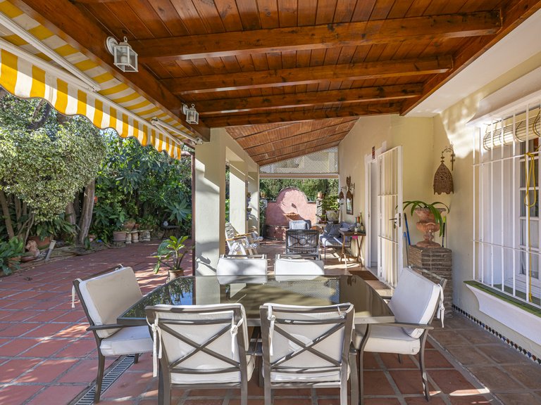 Villa for Sale in Marbella Golden Mile, Marbella, Malaga 3