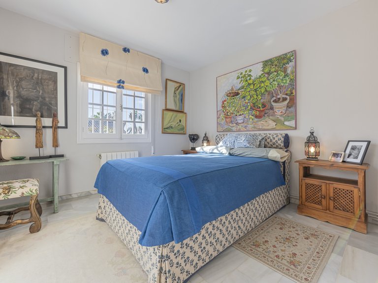 Villa for Sale in Marbella Golden Mile, Marbella, Malaga 20