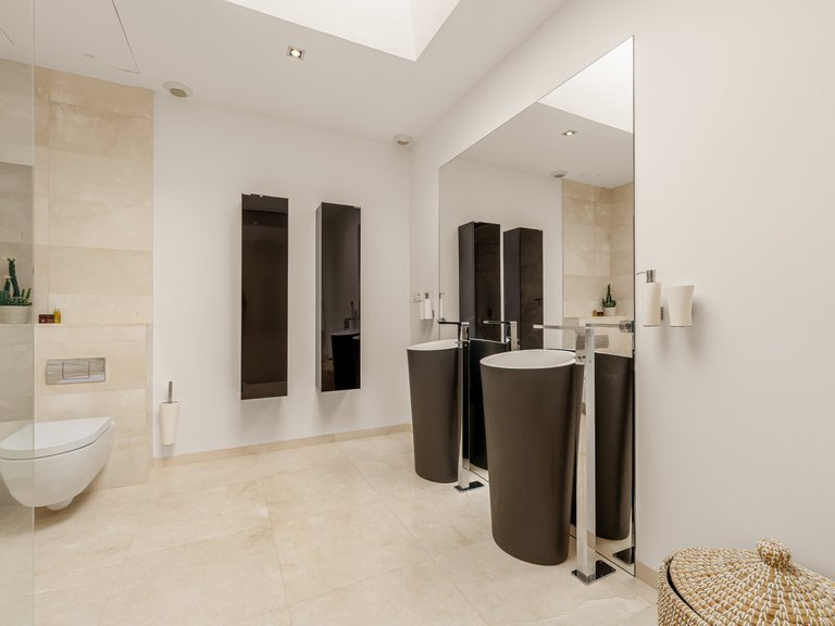 Villa for Sale in Nueva Andalucia, Marbella, Malaga 38
