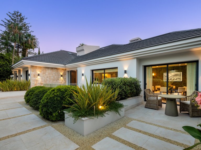 Villa for Sale in Nueva Andalucia, Marbella, Malaga 27