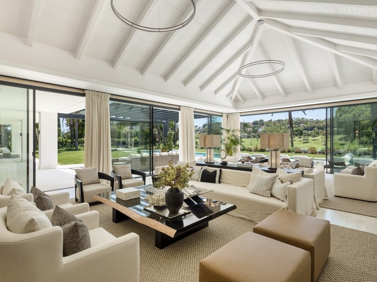 Villa for Sale in Nueva Andalucia, Marbella, Malaga 1