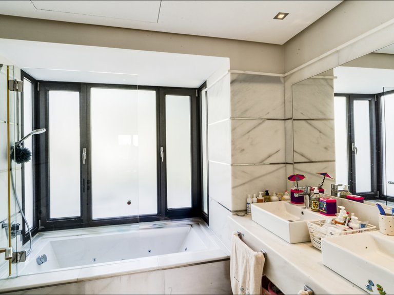 Villa for Sale in Marbella, Malaga 37