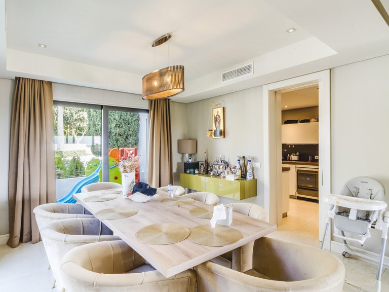 Villa for Sale in Marbella, Malaga 32