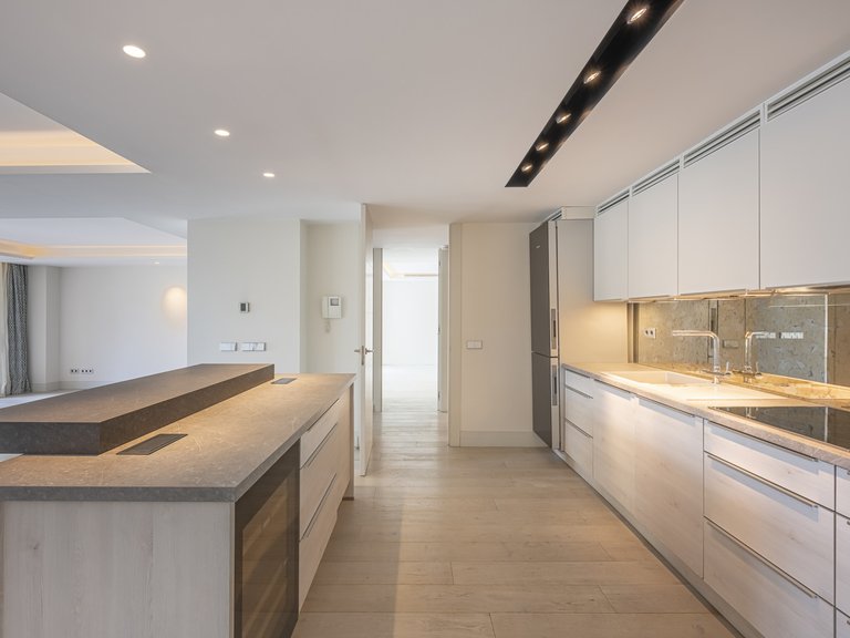 Apartment for Sale in Marbella, Malaga 10