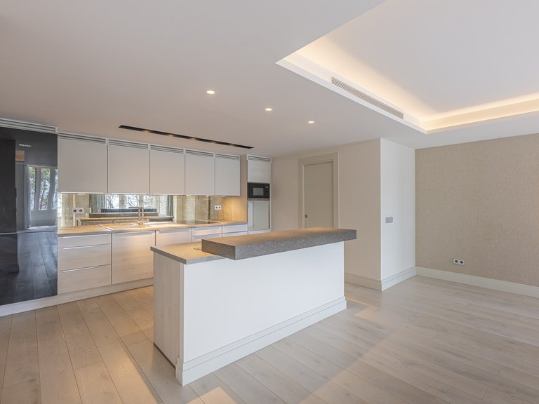 Apartment for Sale in Marbella, Malaga 16