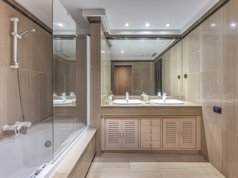 Apartment for Sale in Marbella, Malaga 31