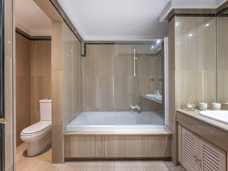 Apartment for Sale in Marbella, Malaga 32