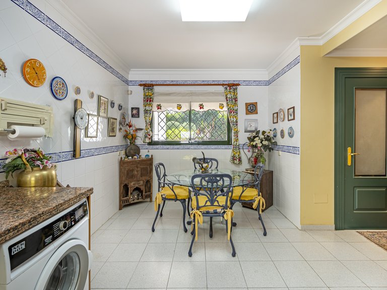 Villa for Sale in Marbella Golden Mile, Marbella, Malaga 10