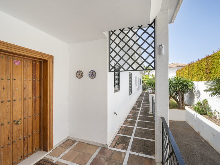 Villa for Sale in Marbella Golden Mile, Marbella, Malaga 20