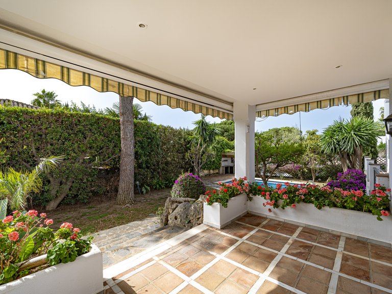 Villa for Sale in Marbella Golden Mile, Marbella, Malaga 3
