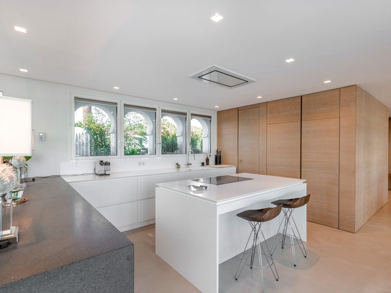 Penthouse for Sale in Marbella Golden Mile, Marbella, Malaga 12