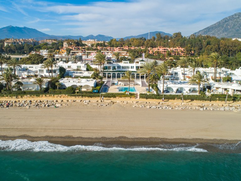 Penthouse for Sale in Marbella Golden Mile, Marbella, Malaga 1
