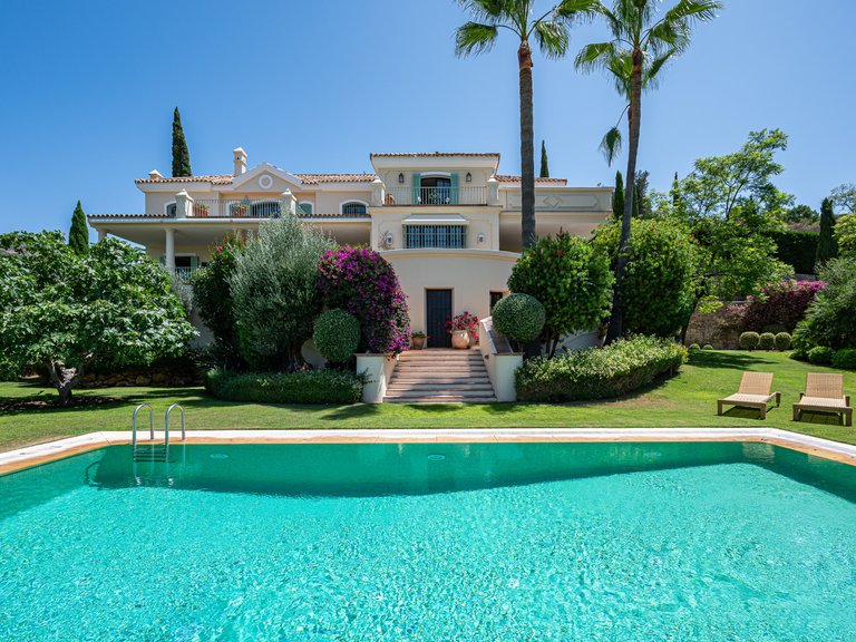 Villa for Sale in Marbella Club Golf Resort, Benahavis, Malaga 1