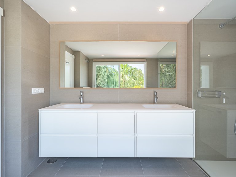 Town House for Sale in Marbella Golden Mile, Marbella, Malaga 19