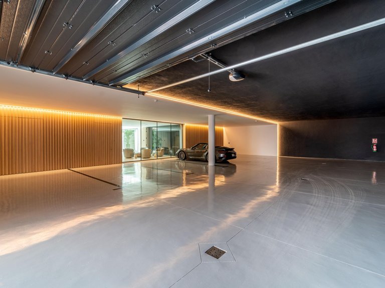 Villa for Sale in Marbella Golden Mile, Marbella, Malaga 23