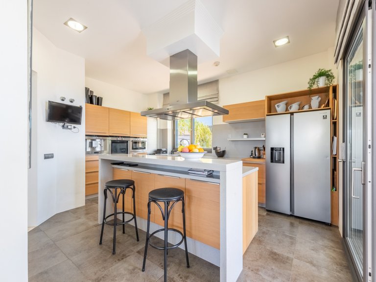 Villa for Sale in Los Arqueros, Benahavis, Malaga 41