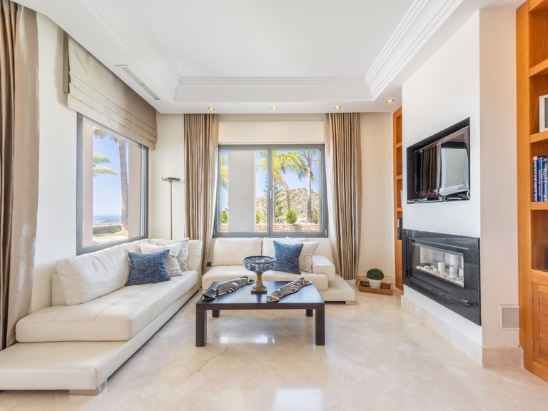 Villa for Sale in Los Arqueros, Benahavis, Malaga 32