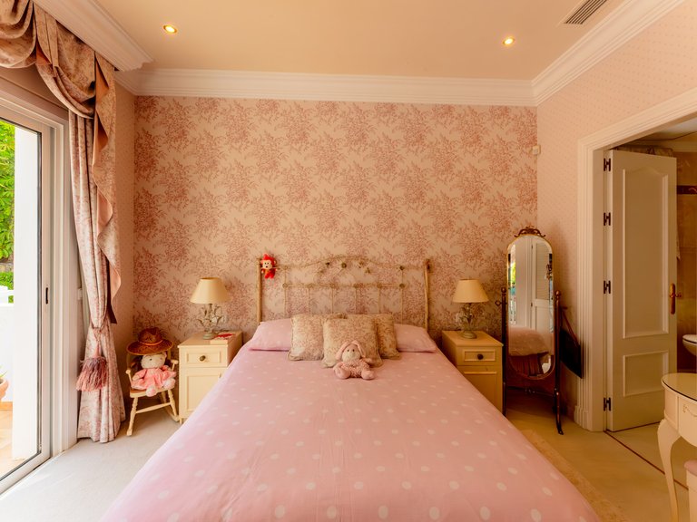 Villa for Sale in Benahavis, Malaga 25