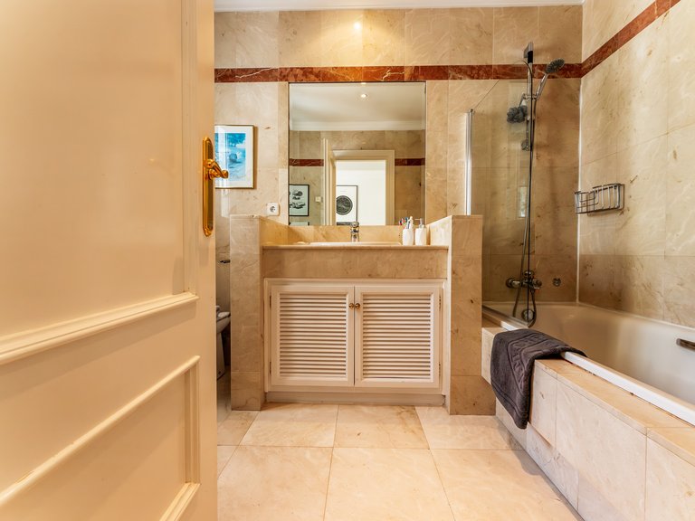 Villa for Sale in Benahavis, Malaga 27