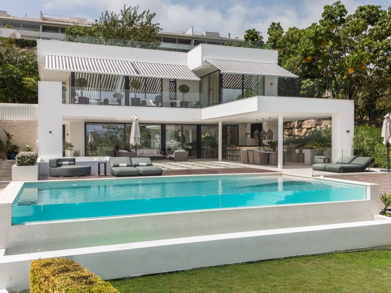 Villa for Sale in Nueva Andalucia, Marbella, Malaga 4