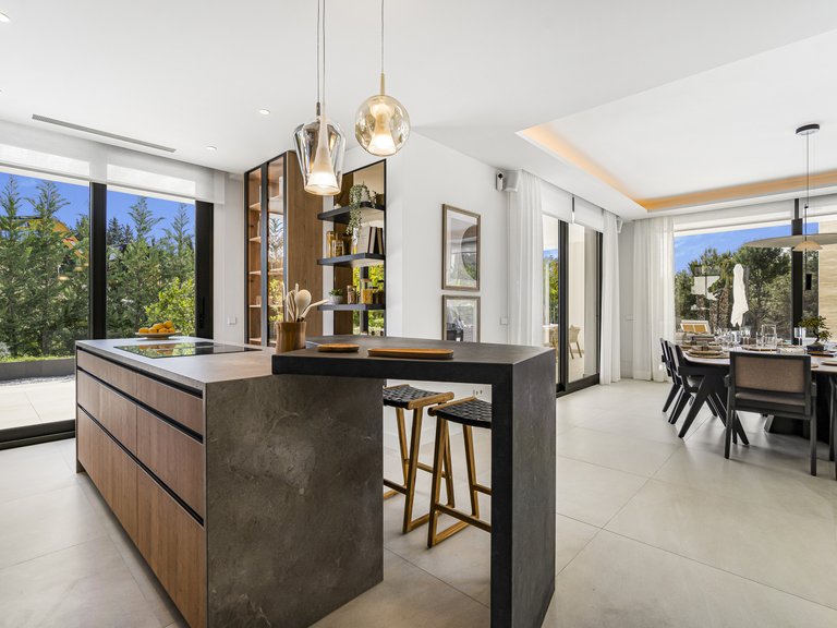 Villa for Sale in Marbella Golden Mile, Marbella, Malaga 46