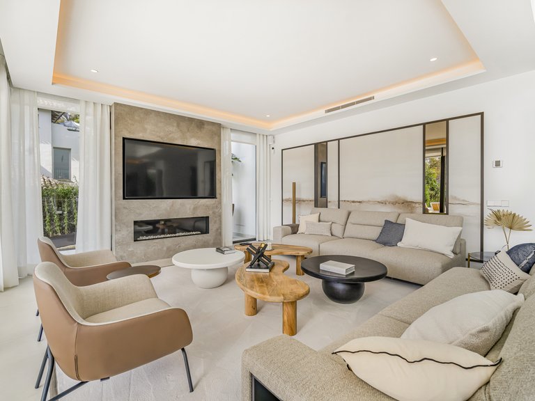 Villa for Sale in Marbella Golden Mile, Marbella, Malaga 45