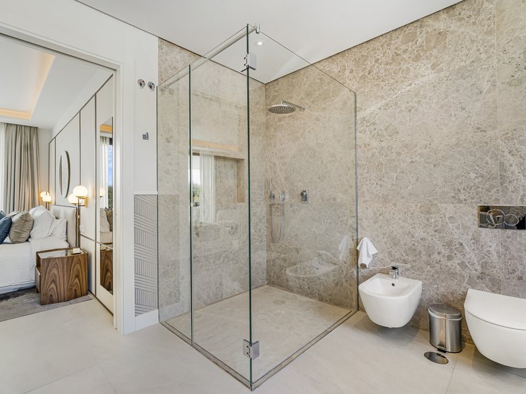 Villa for Sale in Marbella Golden Mile, Marbella, Malaga 37