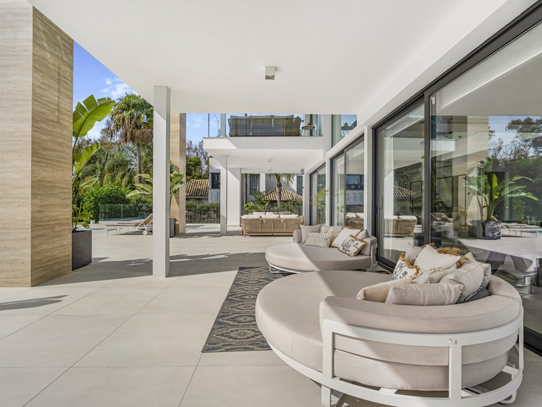 Villa for Sale in Marbella Golden Mile, Marbella, Malaga 35