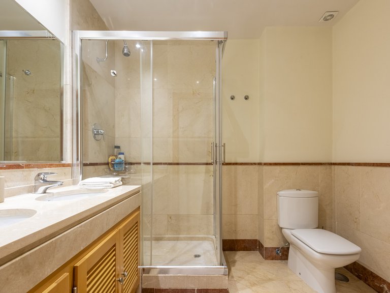 Apartment for Sale in Marbella - Puerto Banus, Marbella, Malaga 4