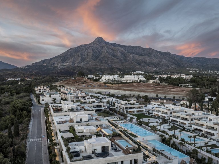 Apartment for Sale in Marbella Golden Mile, Marbella, Malaga 25