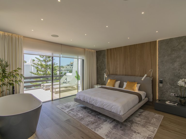 Town House for Sale in Marbella Golden Mile, Marbella, Malaga 29