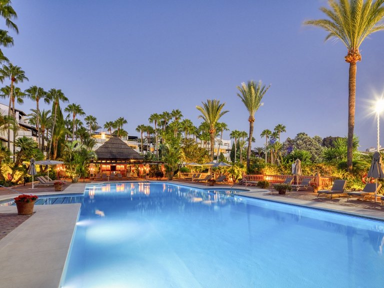 Apartment for Sale in Marbella Golden Mile, Marbella, Malaga 9